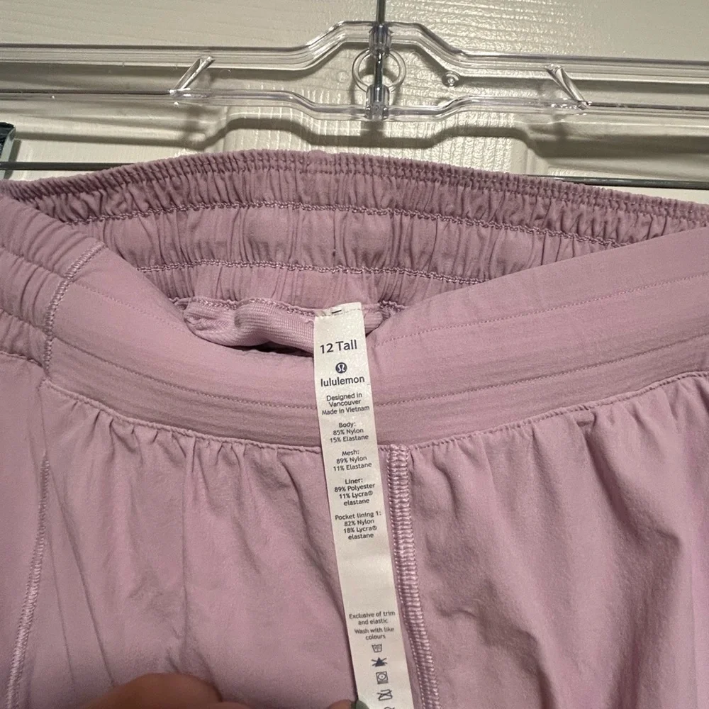 Lululemon Hotty Hot Shorts 12 Tall - Picture 6 of 6